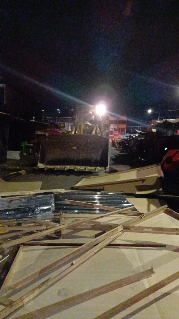 Piura: desalojan a comerciantes apostados en el jirón Gonzalo Farfán en el Complejo de Mercados. Foto: Difusión.
