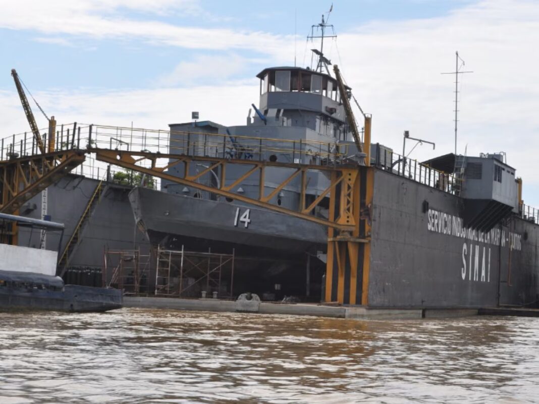Loreto: dos muertos y un desaparecido deja colisión entre buque BAP “Ucayali” y plataforma en el río Amazonas. Foto: difusión.
