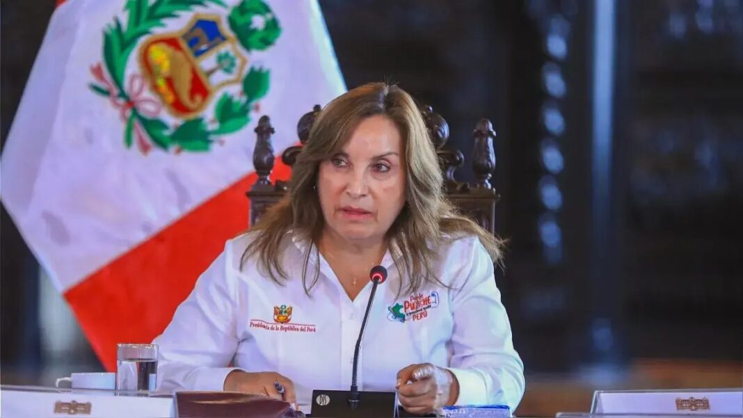 Boluarte envía carta notarial para impedir testimonio de cirujano en el Congreso