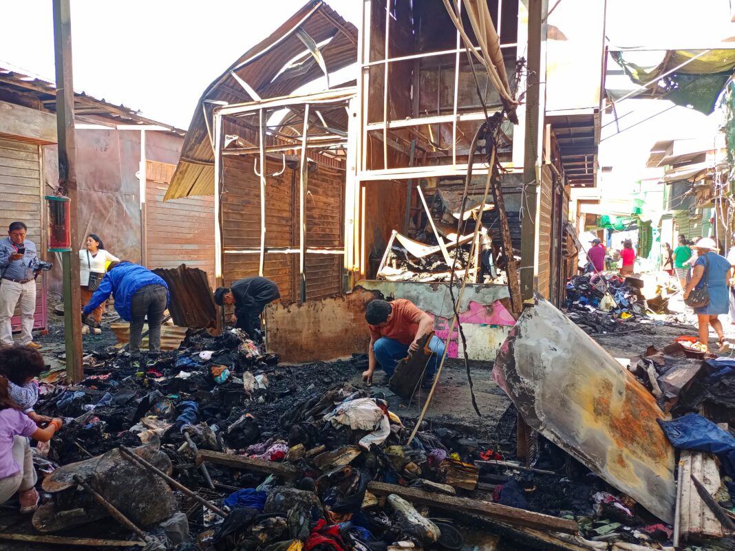 Piura: incendio en mercado San Miguel deja pérdidas por más de S/ 2 millones. Foto: Reporteros 365.