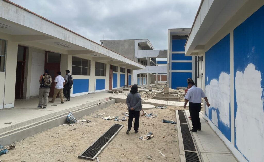 Fiscalía Anticorrupción inspecciona obra en colegio “La Unión” tras denuncia por colusión agravada. Foto: Difusión.