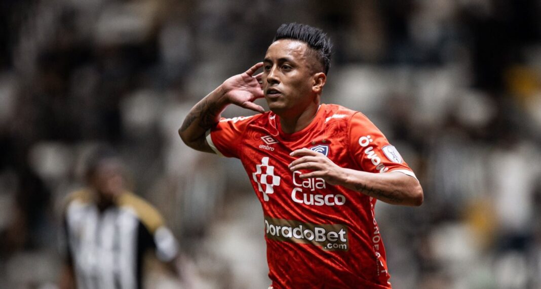 Cienciano demandará a Emelec por anunciar fichaje de Christian Cueva. Foto: Difusión.