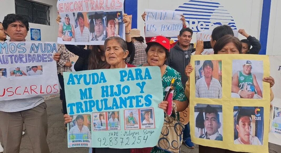 Familias claman búsqueda aérea de pescadores sechuranos desaparecidos hace más de 50 días. Foto: Difusión.