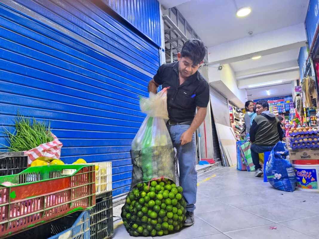 El limón triplica su precio en Piura y golpea la mesa familiar. Foto: Difusión.