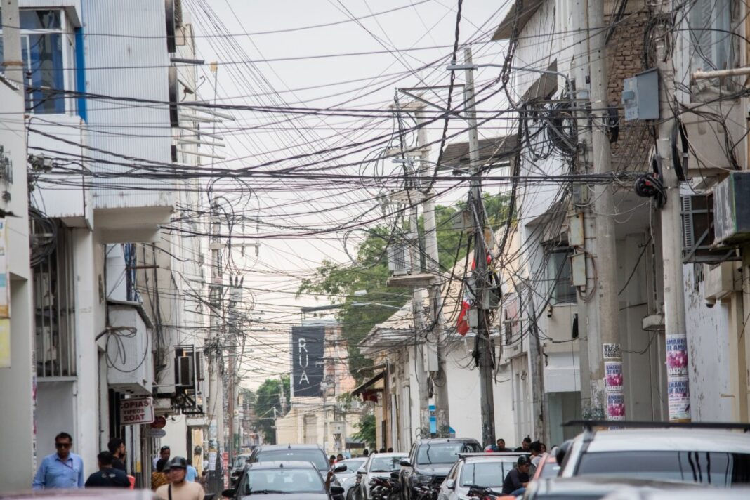 Cableado subterráneo en duda: arquitectos alertan sobre riesgo en el centro histórico