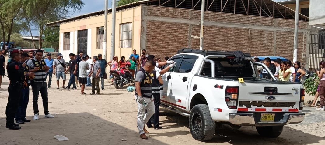 Sicarios acaban con la vida de albañil cuando se encontraba dentro de camioneta en Piura. Foto: Difusión.