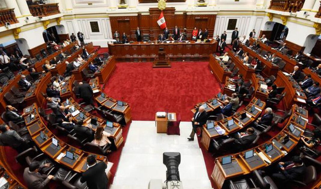 ¡El colmo! Congreso gasta más de S/500 mil en homenajes, fotos y aniversarios. Foto: Difusión.