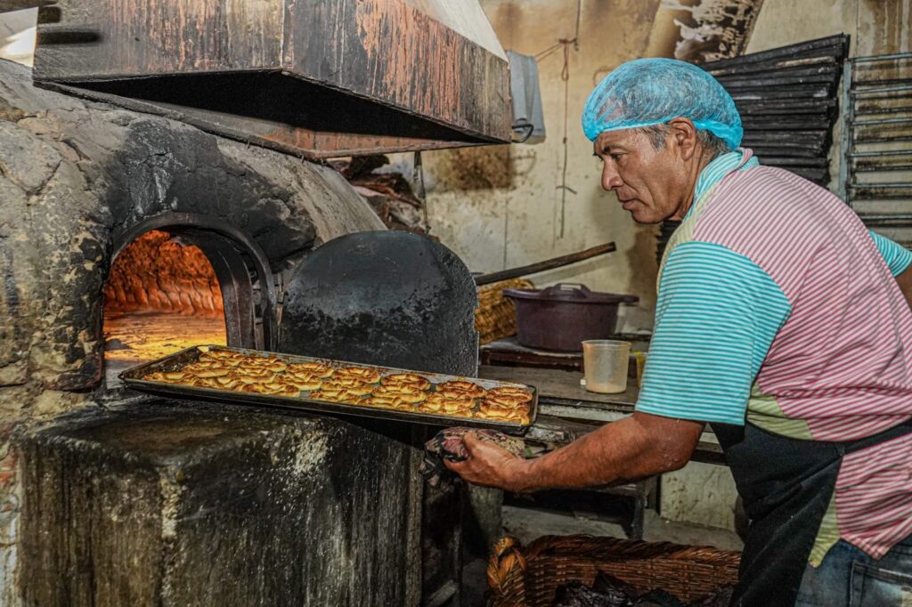 Catacaos horneará la “rosca de muerto” más grande del Perú este sábado por Velaciones. Foto: Difusión.