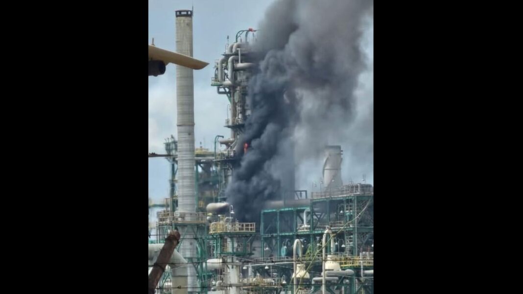 Incendio en la Refinería de Talara: un trabajador resultó con quemaduras leves. Foto: Difusión.