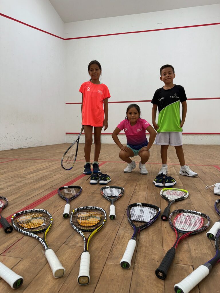 Wayra es un proyecto que siembra sueños en Piura y convierte el squash en un puente hacia un futuro mejor para niños de escasos recursos. 

