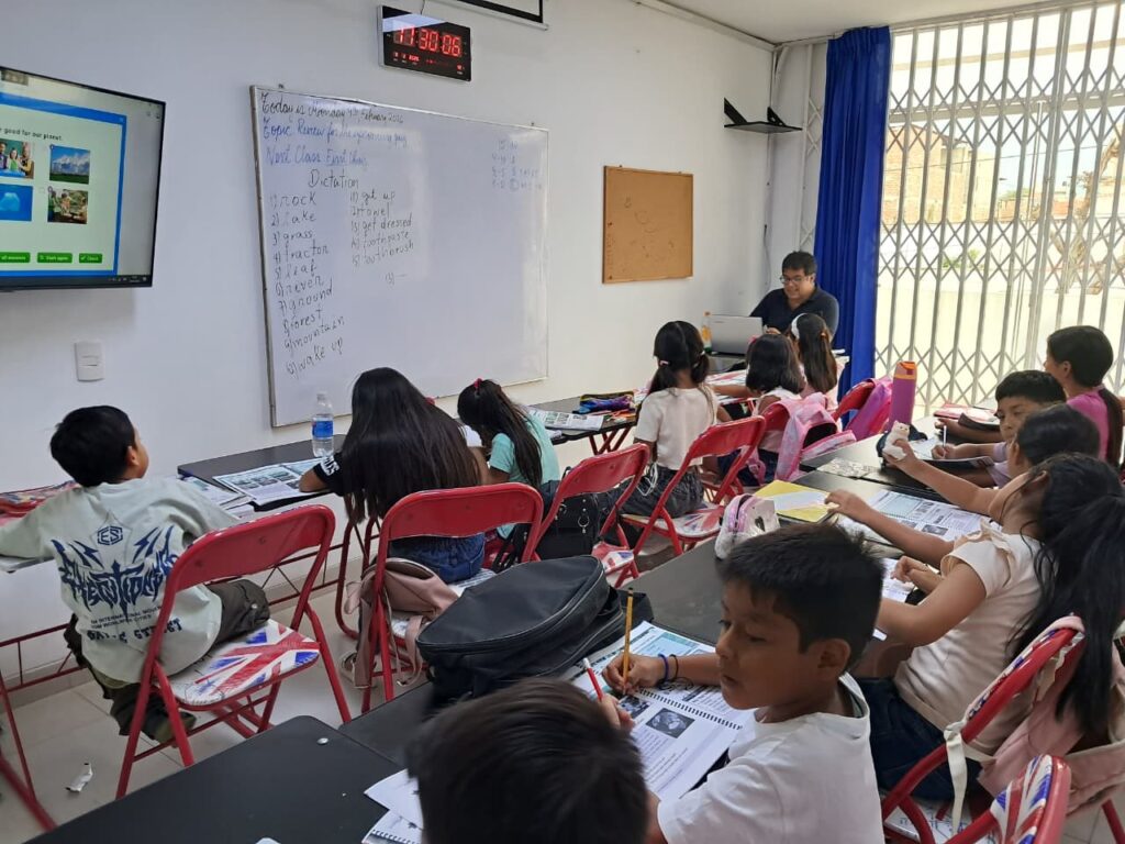 Wayra: el sueño que nació en una cancha de squash y hoy busca llevar a niños de Piura hacia becas internacionales. Foto: Reporteros 365. 