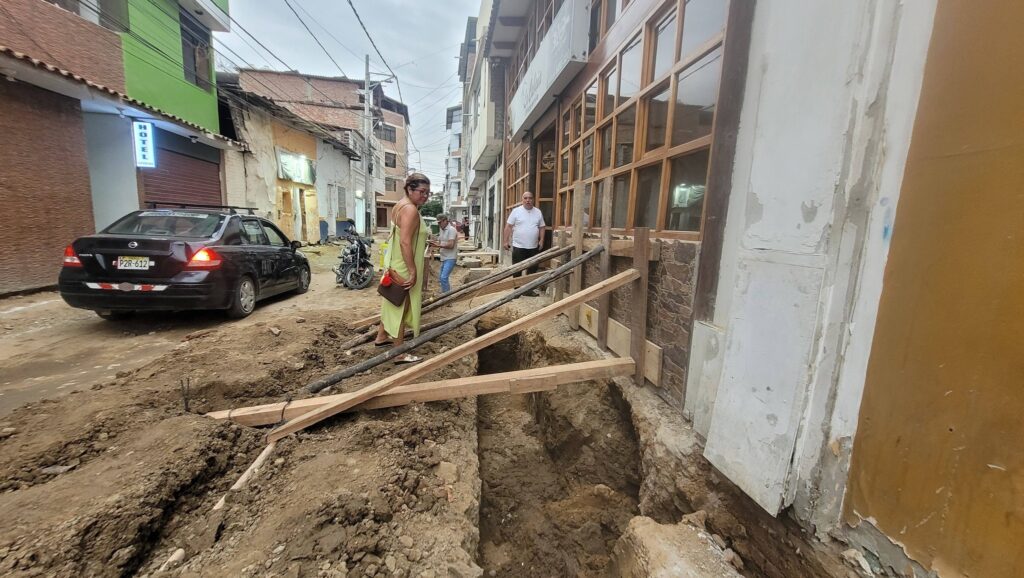 Empresario denuncia daños y riesgo a la vida por obras ejecutadas en el centro de Piura. Foto: Difusion.