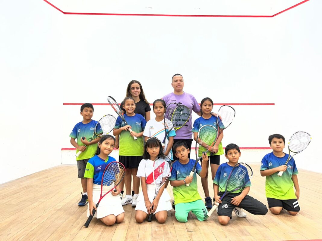 Wayra: el sueño que nació en una cancha de squash y hoy busca llevar a niños de Piura hacia becas internacionales. Foto: Reporteros 365.