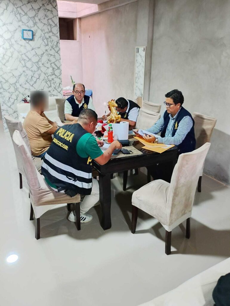 Detienen a policía en Piura por exigir dinero a universitario durante intervención. Foto: Difusión.