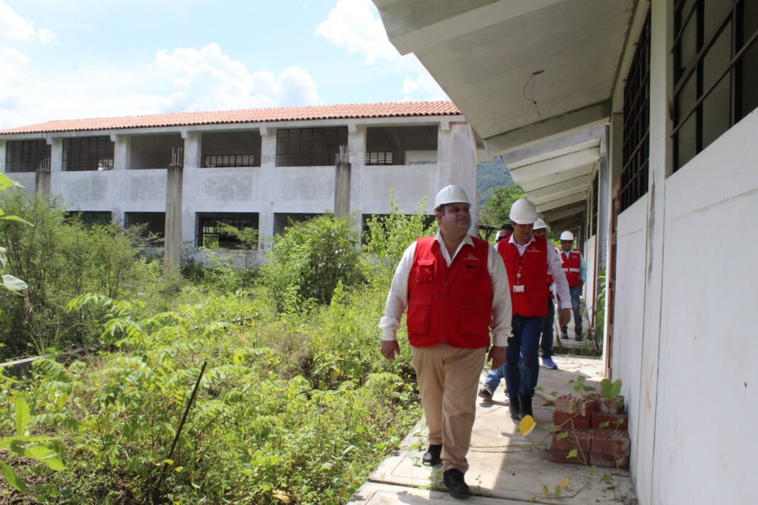 Huancabamba: más de 200 alumnos estudian en condiciones inadecuadas por obra escolar inconclusa hace tres años. Foto: Difusión.