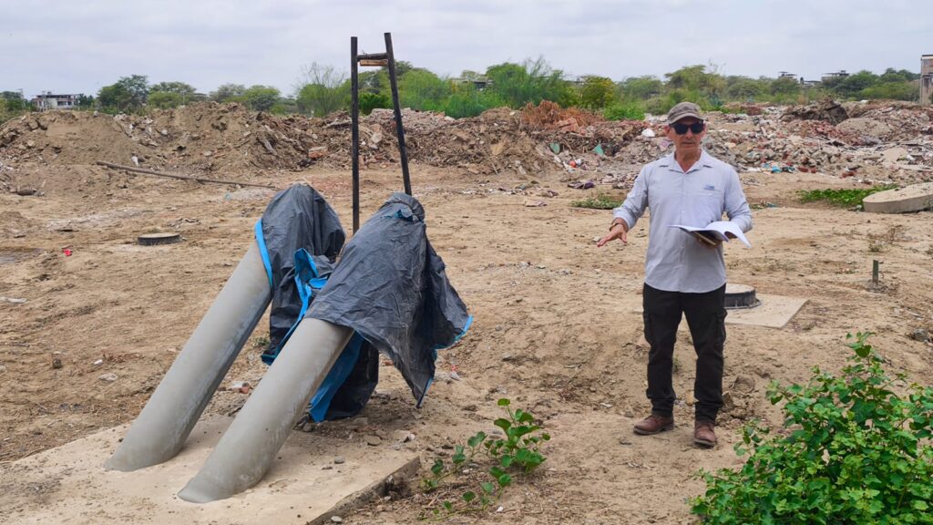Castilla: vecinos de la Urb. Miraflores exigen instalar motobombas en el dren Monterrico. Foto: Difusión.